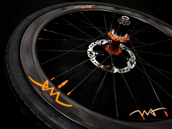 HELIX Wheels - Carbon Wheels w White Industries Hubs