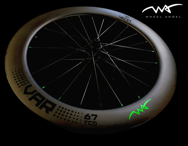 Venn VAR 67 Disc-AI 由来のエアロデザインリム。オニキス ヴェスパー